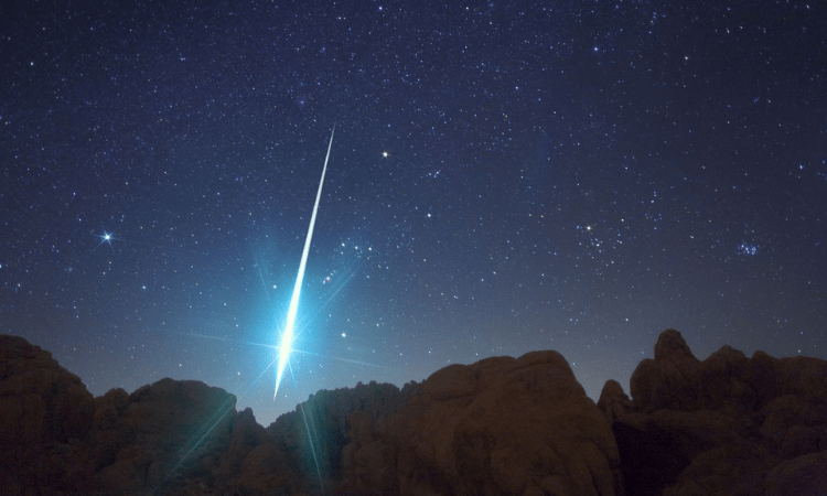 Geminid Meteor Shower Peaks Tonight – Find Out When and Where to Catch the Dazzling Display!